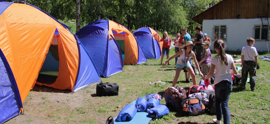 Перед открытием палаточного лагеря