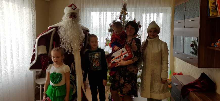 Поздравление от Деда Мороза и Снегурочки  с новым 2020 годом!