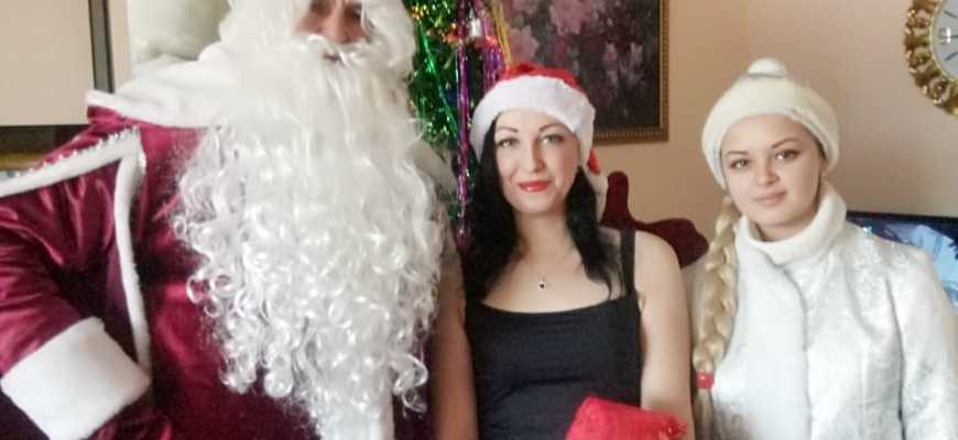 Поздравление от Деда Мороза и Снегурочки  с новым 2020 годом!