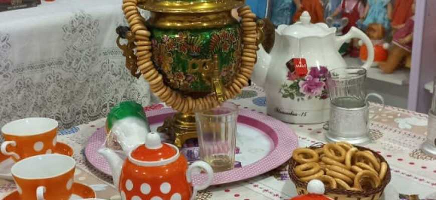 Музейная комната "Здесь живут игрушки Советского Союза"